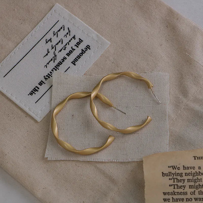 Chic Stud Earrings, Circle Earrings, Minimalist Ear Clips