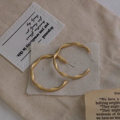 Chic Stud Earrings, Circle Earrings, Minimalist Ear Clips