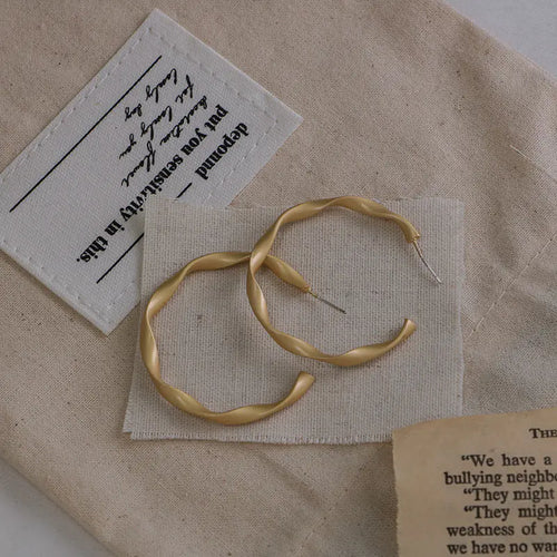 Chic Stud Earrings, Circle Earrings, Minimalist Ear Clips