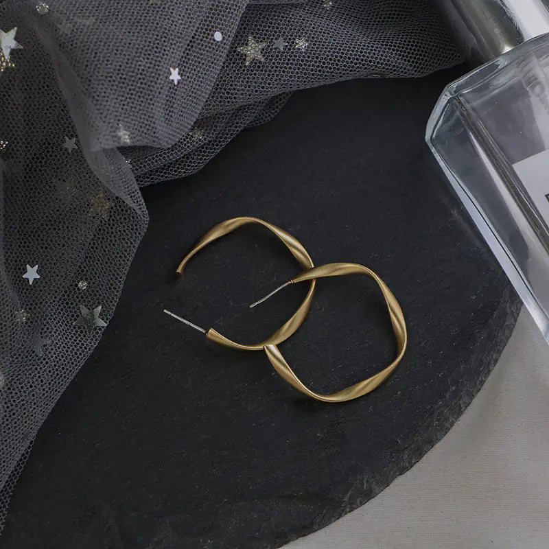 Chic Stud Earrings, Circle Earrings, Minimalist Ear Clips